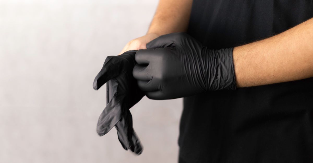 Protective gloves. Photo by Daniel Ruiz on Pexels.