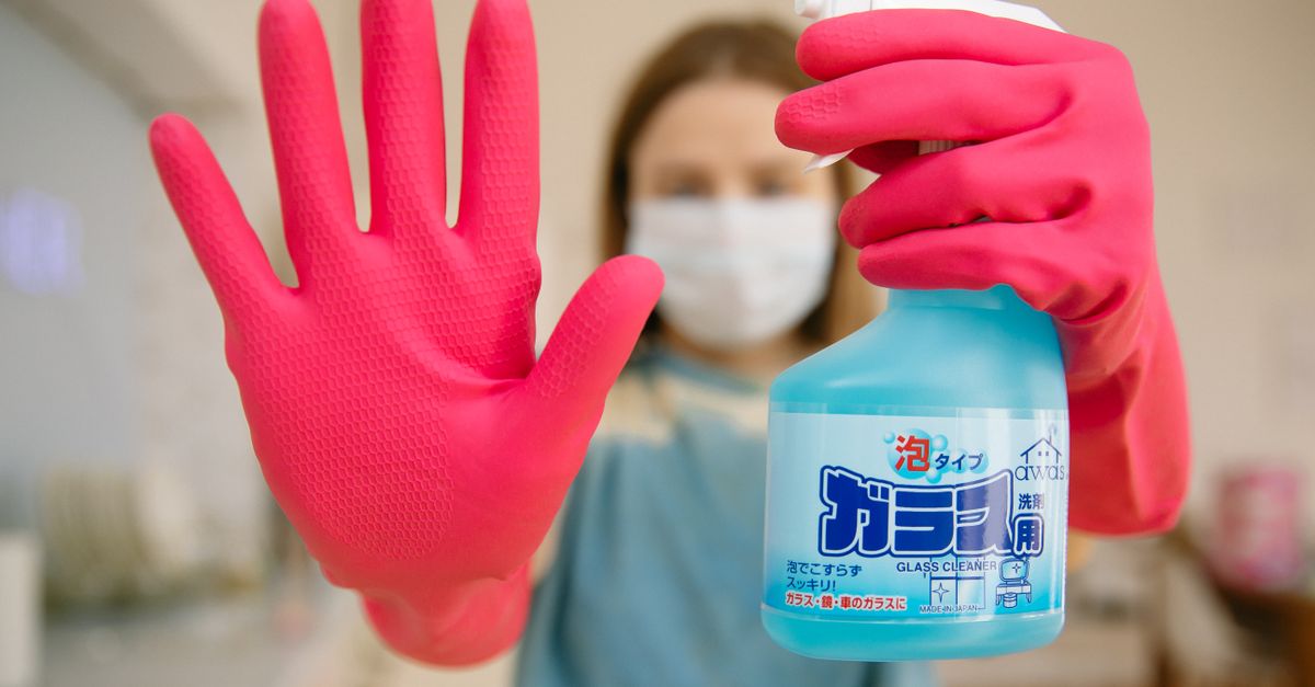 Protective gloves. Photo by Polina Zimmerman on Pexels.