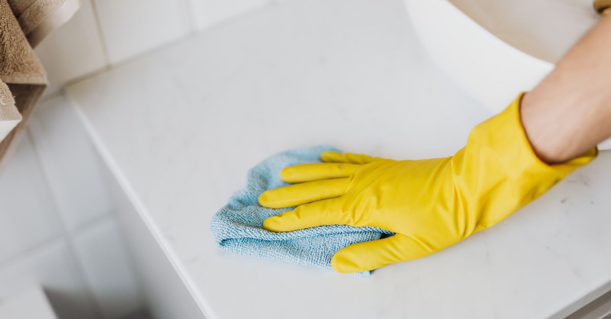 Protective gloves. Photo by https://kaboompics.com/ on Pexels.