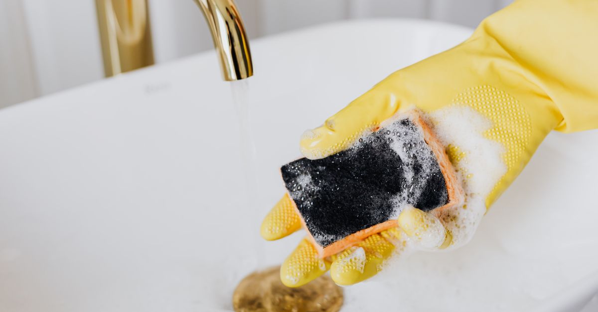 Protective gloves. Photo by https://kaboompics.com/ on Pexels.