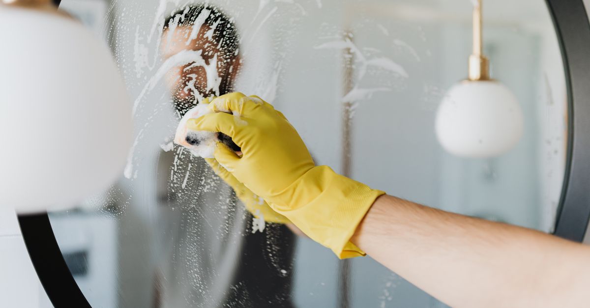 Protective gloves. Photo by https://kaboompics.com/ on Pexels.