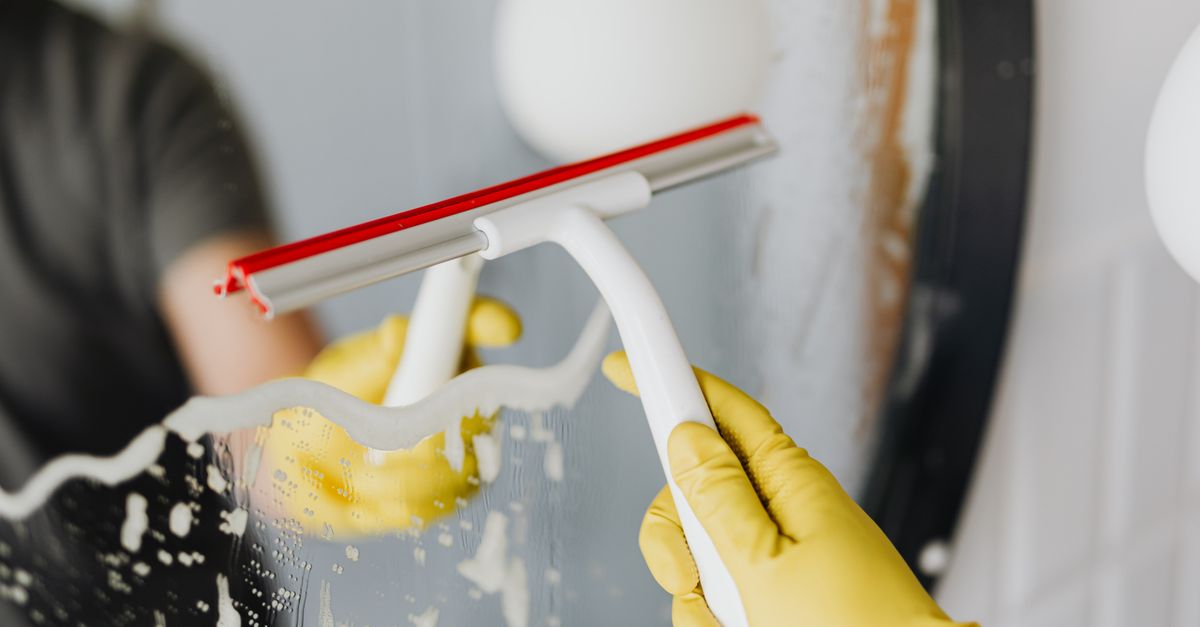 Protective gloves. Photo by https://kaboompics.com/ on Pexels.
