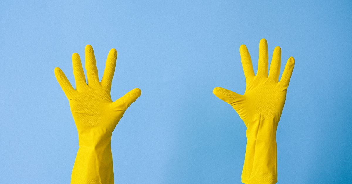 Protective gloves. Photo by Anna Shvets on Pexels.