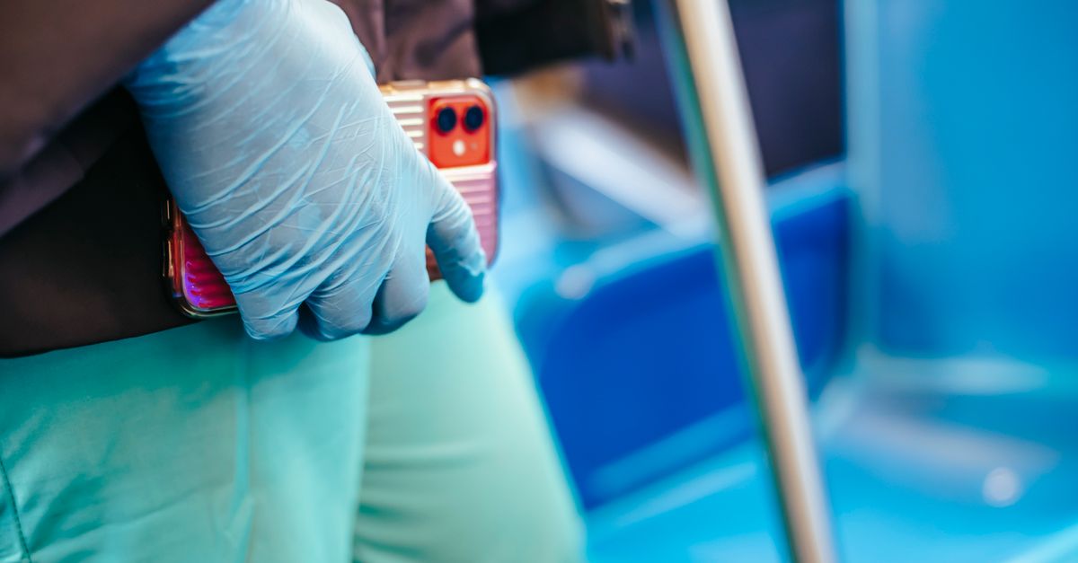 Protective gloves. Photo by Laura James on Pexels.