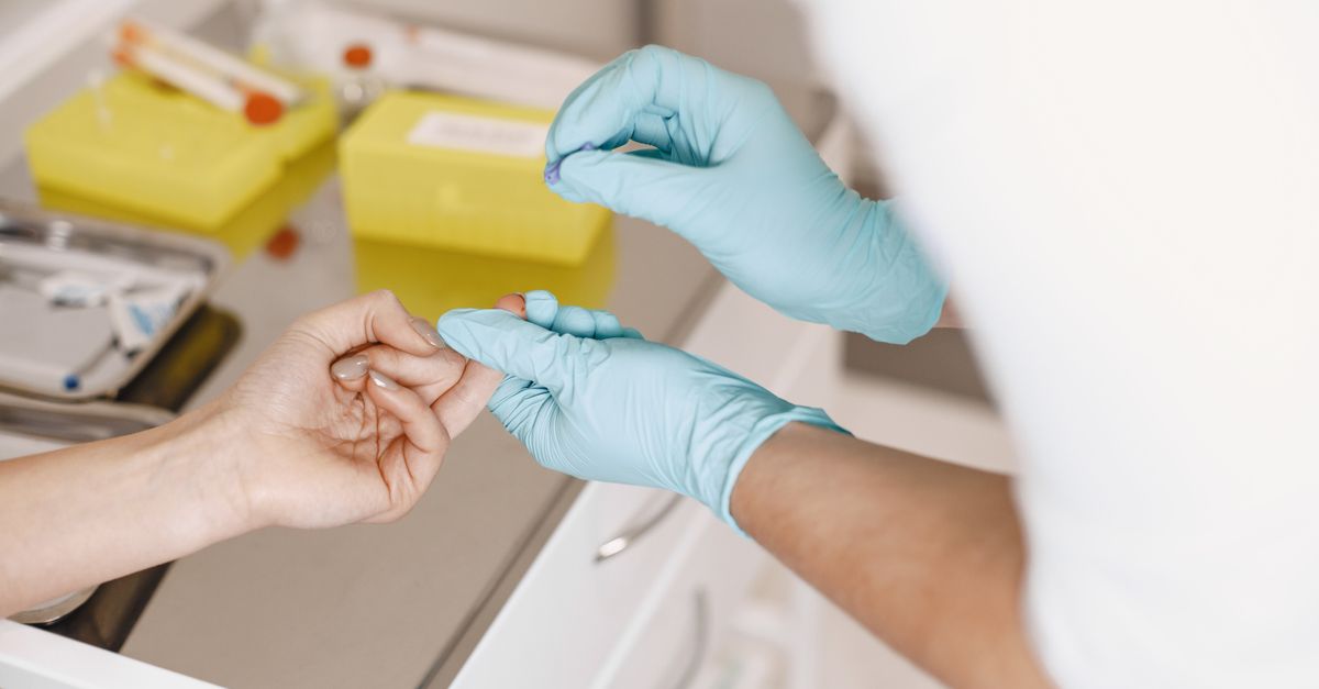 Protective gloves. Photo by Gustavo Fring on Pexels.