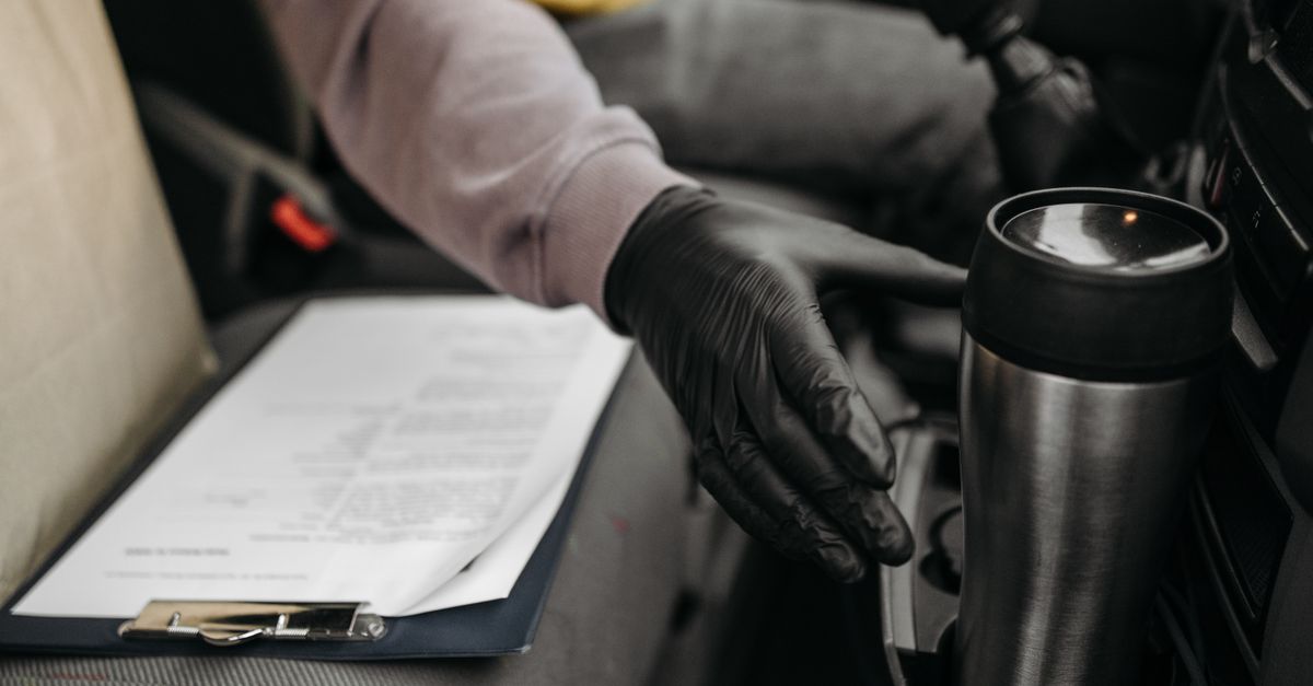 Protective gloves. Photo by Pavel Danilyuk on Pexels.
