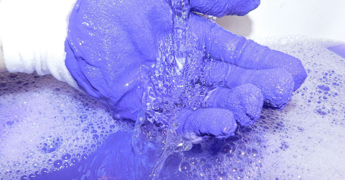 Protective gloves. Photo by Luci on Pexels.